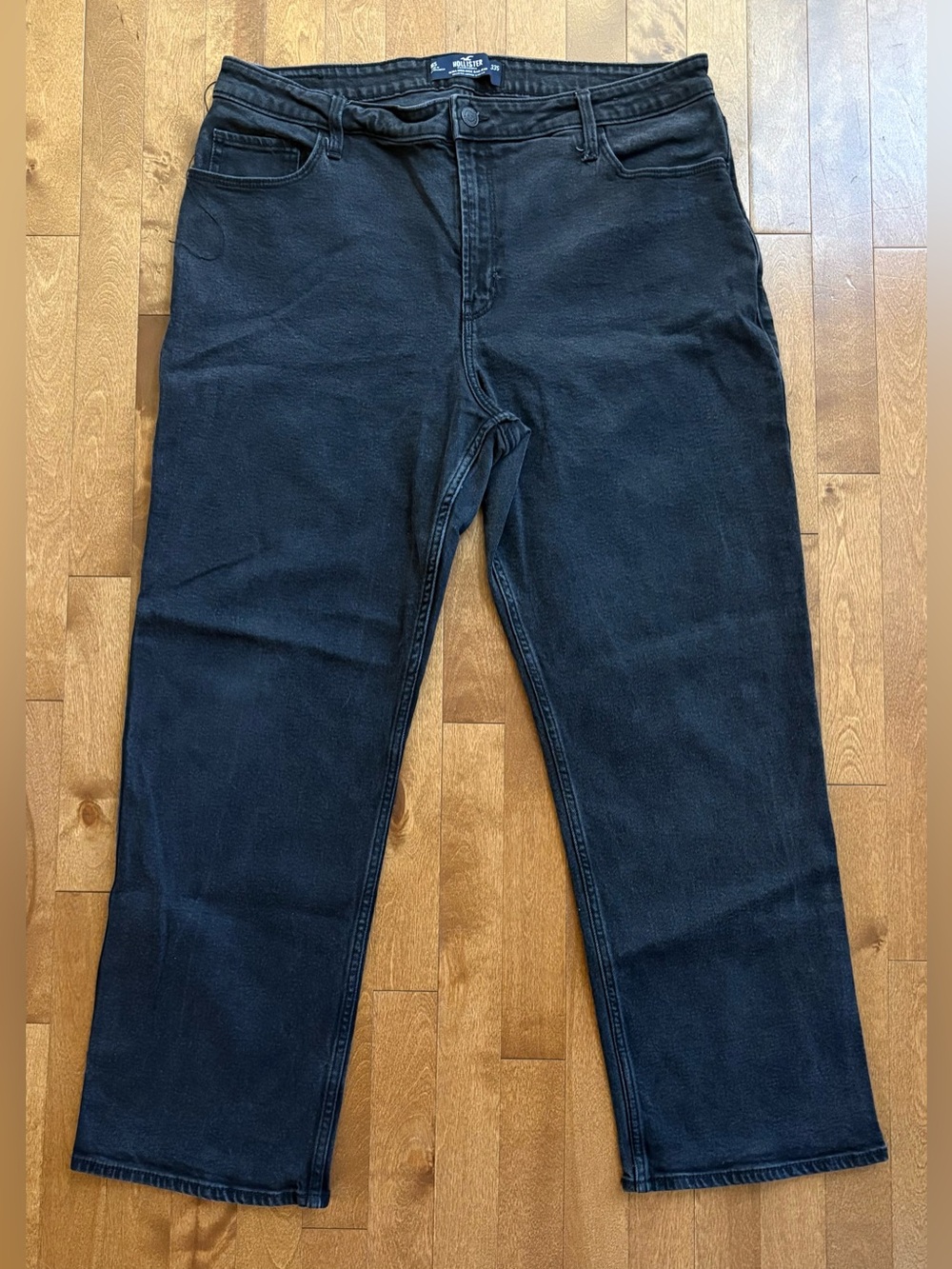 Hollister Ultra High-Rise Dad Jeans - Black Wash - Size 16S / W33 Short